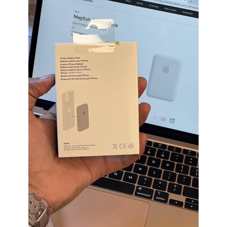 Apple Mag Safe Battery Pack (for iPhone 12, iPhone 12 Pro, iPhone 12