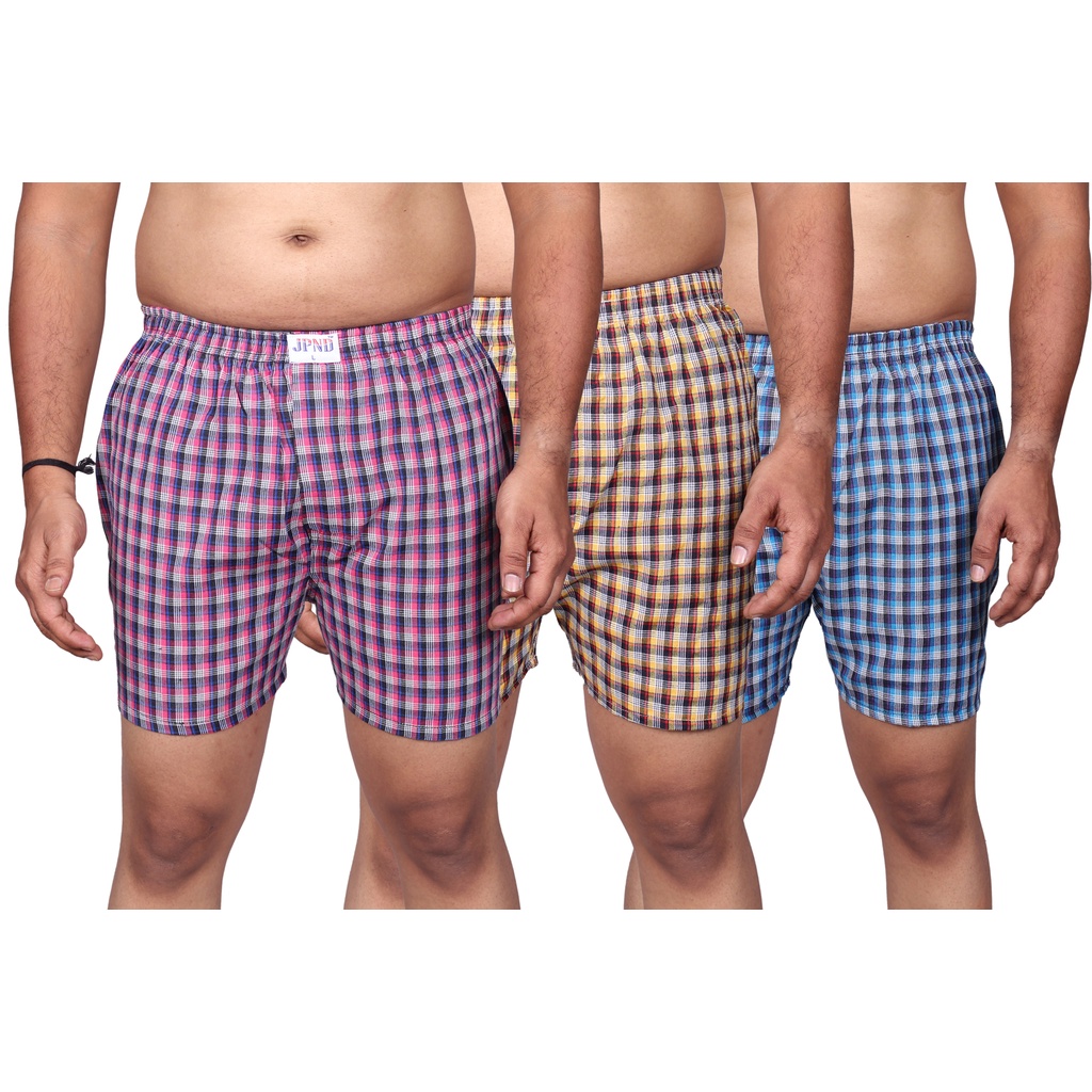 Men's boxer shorts with one back pocket comes in checkered pattern and
